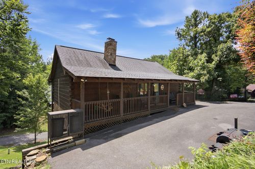 2436 Cobbler Way, Pigeon Forge, TN, 37863 | Card Image