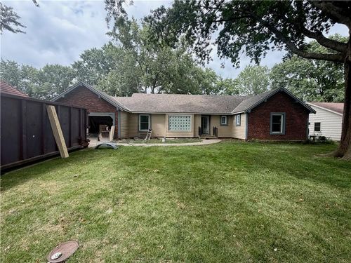 7700 W 98th Ter, Overland Park, KS, 66212-2351 | Card Image