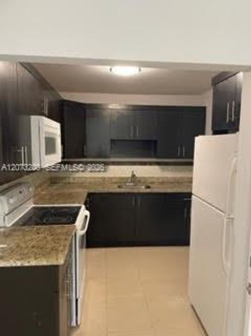 7-1985 Ne 168th St, North Miami Beach, FL, 33162-3171 | Card Image
