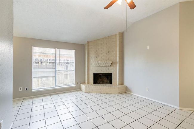 5326 Lynngate Dr, House other with 3 bedrooms, 2 bathrooms and 1 parking in Spring TX | Image 5