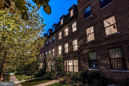 2118 18th St N, ARLINGTON, VA, 22201-3503 | Card Image