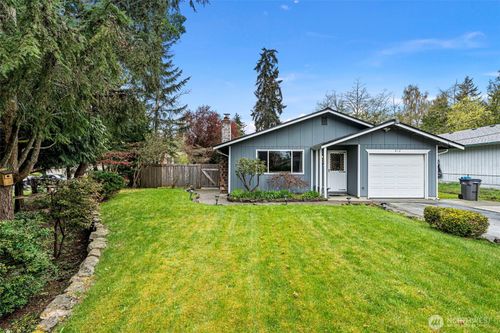 812 California Ave Se, Port Orchard, WA, 98366-8413 | Card Image