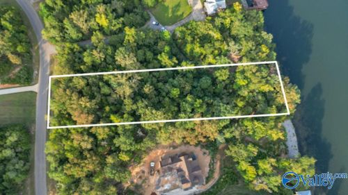 1927 Lookout Mountain Dr, Scottsboro, AL, 35769-7952 | Card Image