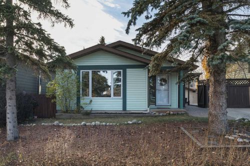 3 Glenport Road, House with 4 bedrooms, 2 bathrooms and 2 parking in Cochrane AB | Card Image