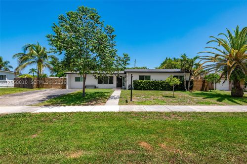18145 Sw 95th Ct, Palmetto Bay, FL, 33157-5618 | Card Image