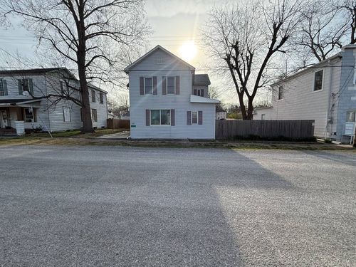 209 N Benton St, New Athens, IL, 62264-1012 | Card Image