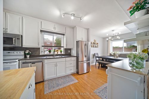 2-2027 Bluefields Dr, Burlington, ON, L7P1J9 | Card Image