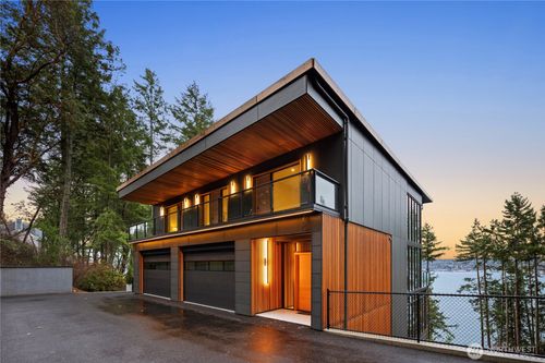 107 27th Ave Nw, Gig Harbor, WA, 98335-7809 | Card Image