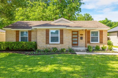 563 Hambrick Rd, Dallas, TX, 75218-1746 | Card Image