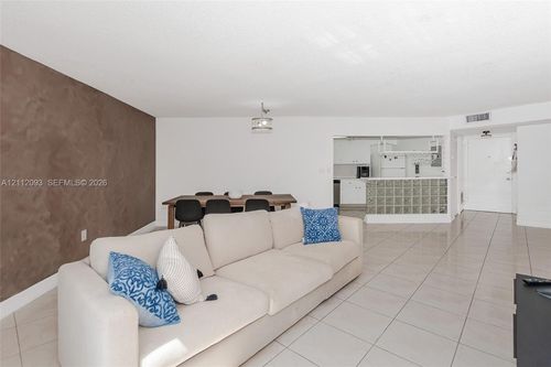 1612-2750 Ne 183rd St, Aventura, FL, 33160-2121 | Card Image