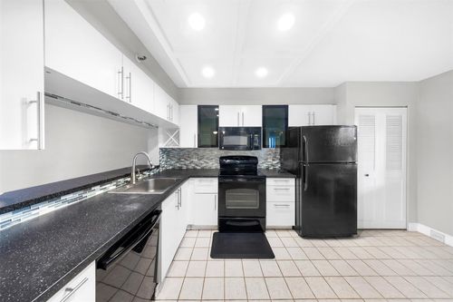207-2202 S Cypress Bend Dr, Pompano Beach, FL, 33069-5632 | Card Image