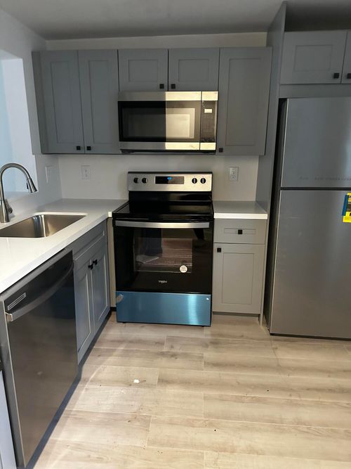 apt-c35-1505 Crescent Cir, Lake Park, FL, 33403-2247 | Card Image