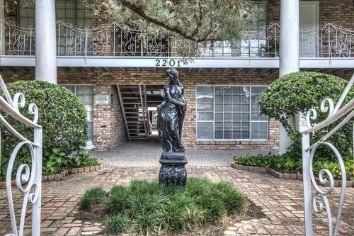 14j-2201 Fountain View Dr, Houston, TX, 77057-3608 | Card Image