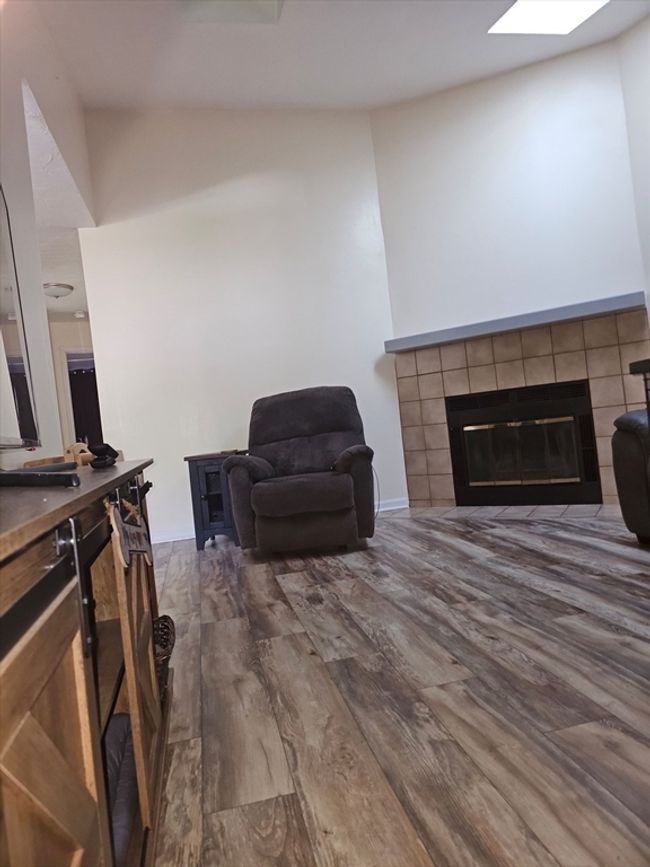 48 - 48 Londonderry Rd, Condo with 3 bedrooms, 2 bathrooms and 1 parking in Grafton MA | Image 9