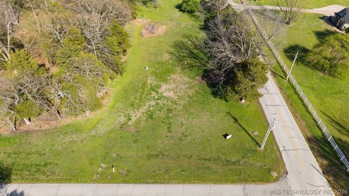 27 S 592 Place, Grove, OK, 74344 | Card Image