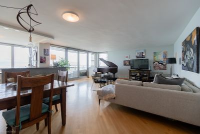 12C - 6145 N Sheridan Road, Condo with 2 bedrooms, 2 bathrooms and 1 parking in Chicago IL | Image 3