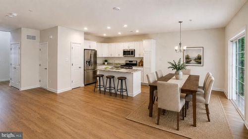 6 Wayne Ct, BLACKWOOD, NJ, 08012-4438 | Card Image