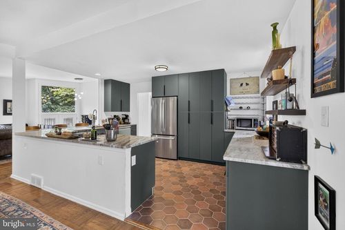 1402 Drake Rd, WILMINGTON, DE, 19803-5118 | Card Image