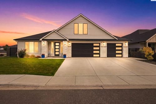 8317 Silver Mound Dr, Pasco, WA, 99301 | Card Image