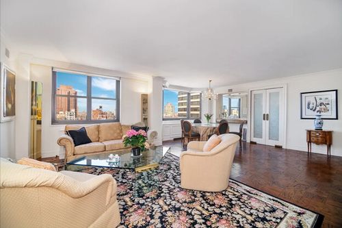 27gh-200 E 90th St, New York, NY, 10128-3527 | Card Image