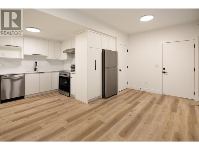 893 Loseth Dr, House other with 6 bedrooms, 4 bathrooms and 4 parking in Kelowna BC | Image 52