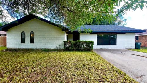 2416 Cottonwood St, Mission, TX, 78574-3315 | Card Image