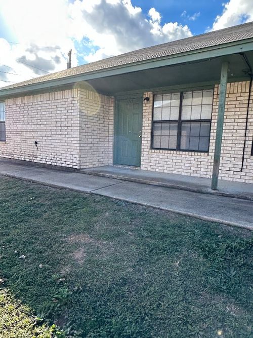 717 Willowood, Kingsland, TX, 78639-4140 | Card Image