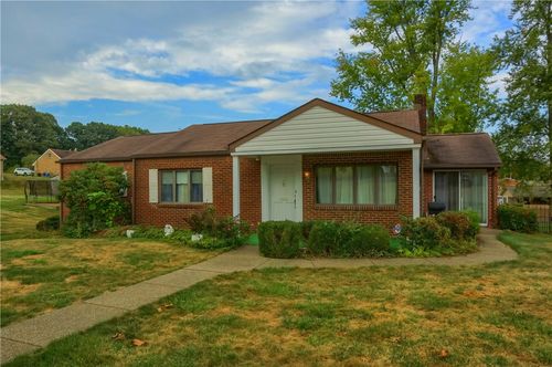 5202 Harvard Dr, Aliquippa, PA, 15001-4918 | Card Image