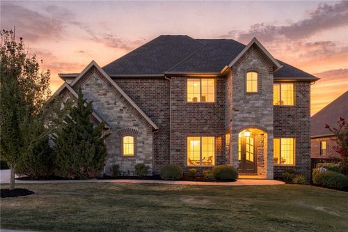 421 Trailwood Cir, Centerton, AR, 72719-8824 | Card Image