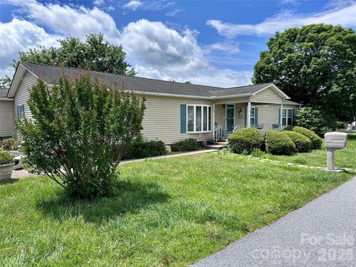 308 Riverwind Dr, Hendersonville, NC, 28739-8723 | Card Image