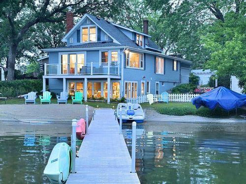 319 Lake St S, Forest Lake, MN, 55025-2627 | Card Image