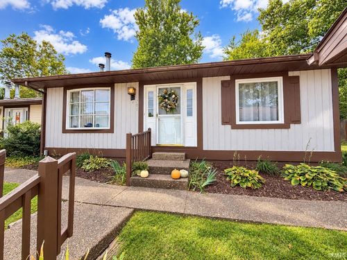 1701 Village Ln, Evansville, IN, 47725-9011 | Card Image