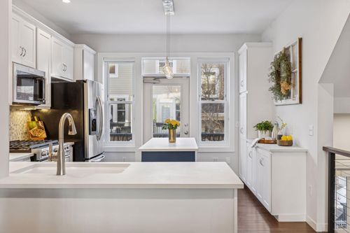 apt-103-37 4th Ave N, Minneapolis, MN, 55401-3360 | Card Image