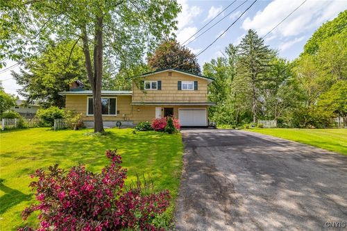 7650 Commodore Cir, Liverpool, NY, 13090-2624 | Card Image