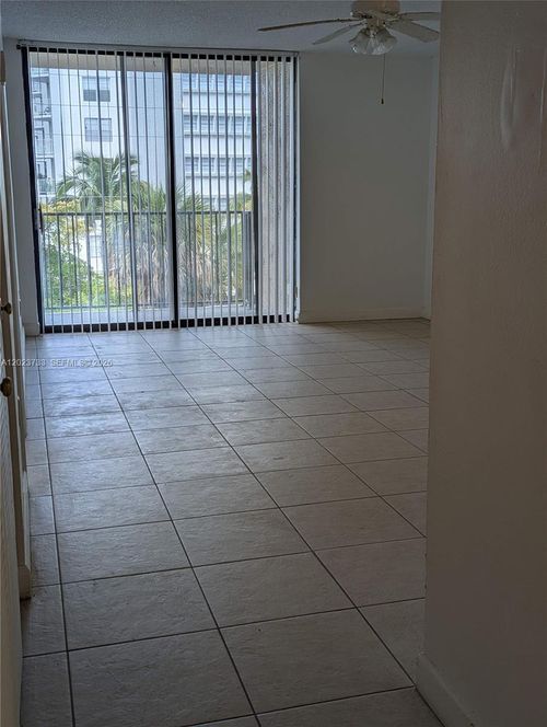 408-16751 Ne 9th Ave, North Miami Beach, FL, 33162-2532 | Card Image