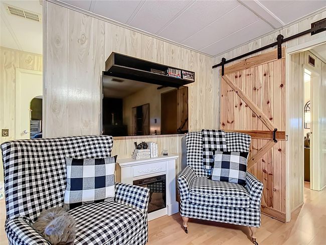 Primary suite seating area | Image 22