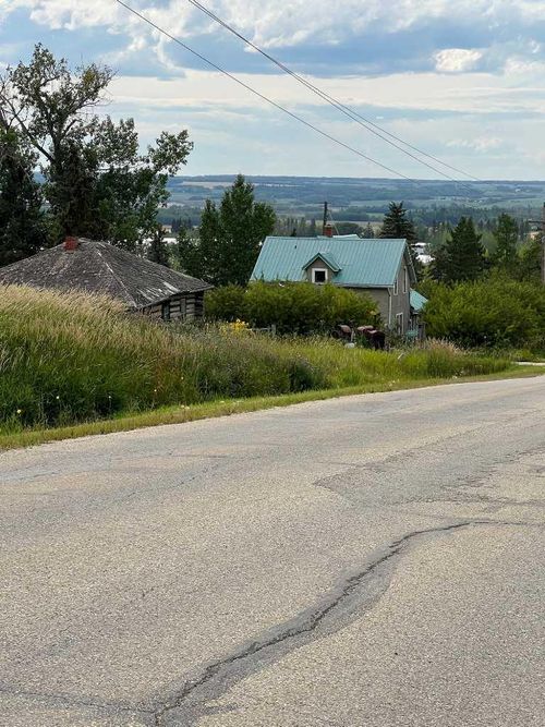 100081 Township Road 720, Beaverlodge, AB, T0H0C0 | Card Image