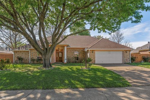 5051 Longstreet Pl, Bossier City, LA, 71112-4710 | Card Image