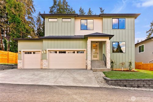 1303 Maine Ct, Milton, WA, 98354-8502 | Card Image