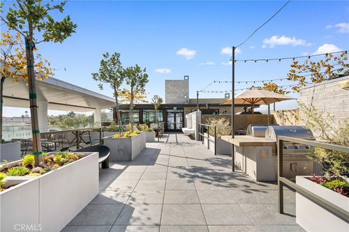220-709 E Walnut Street, Pasadena, CA, 91101 | Card Image
