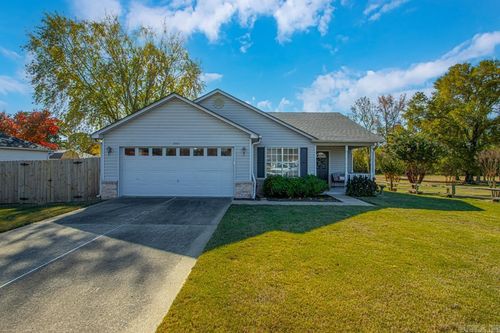 2201 Lakeshore Dr, Bryant, AR, 72022-8105 | Card Image