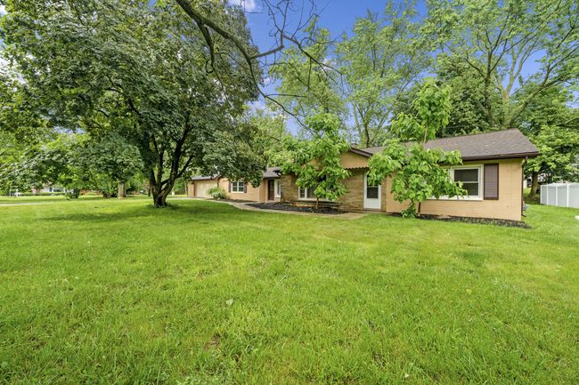 5615 Carlburt St, House other with 3 bedrooms, 3 bathrooms and null parking in West Bloomfield MI | Image 4