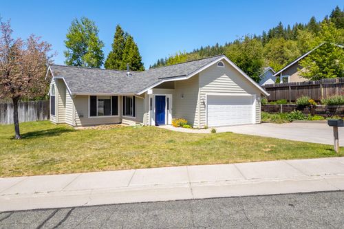 706 Glen Mar Dr, Mount Shasta, CA, 96067-2746 | Card Image