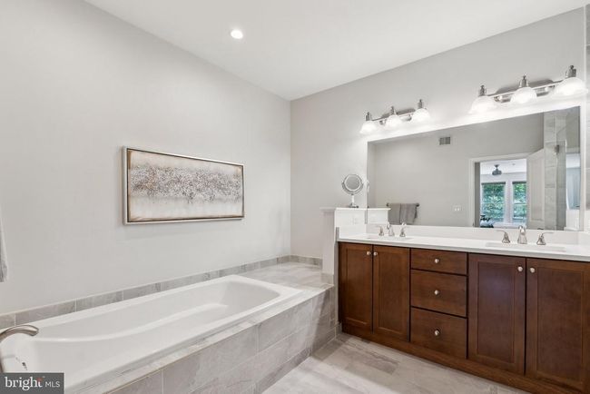 B117 - 1418 N Rhodes St, Townhouse with 2 bedrooms, 3 bathrooms and null parking in ARLINGTON VA | Image 19