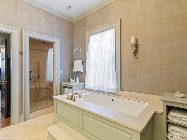 Main bath | Image 35