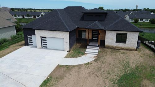 5046 N Remington St, Bel Aire, KS, 67226-7605 | Card Image