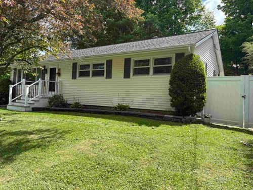 21 Woodland Dr, Barre, VT, 05641-3315 | Card Image