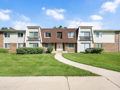 8-3018 Roberts Dr, Woodridge, IL, 60517-1539 | Card Image