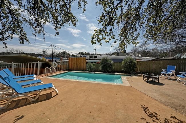 APT-5 - 2302 E Side Dr, Condo with 1 bedrooms, 1 bathrooms and 1 parking in Austin TX | Image 14