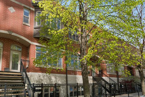 1816 S Calumet Ave, Chicago, IL, 60616-1404 | Card Image